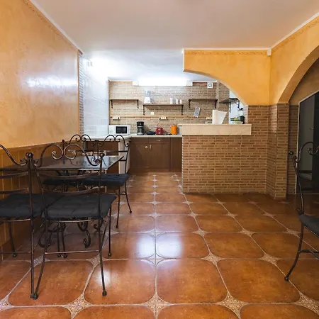 Casa Galbena Paflora * Saturn