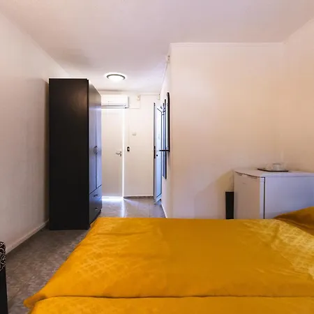 Casa Galbena Paflora Saturn